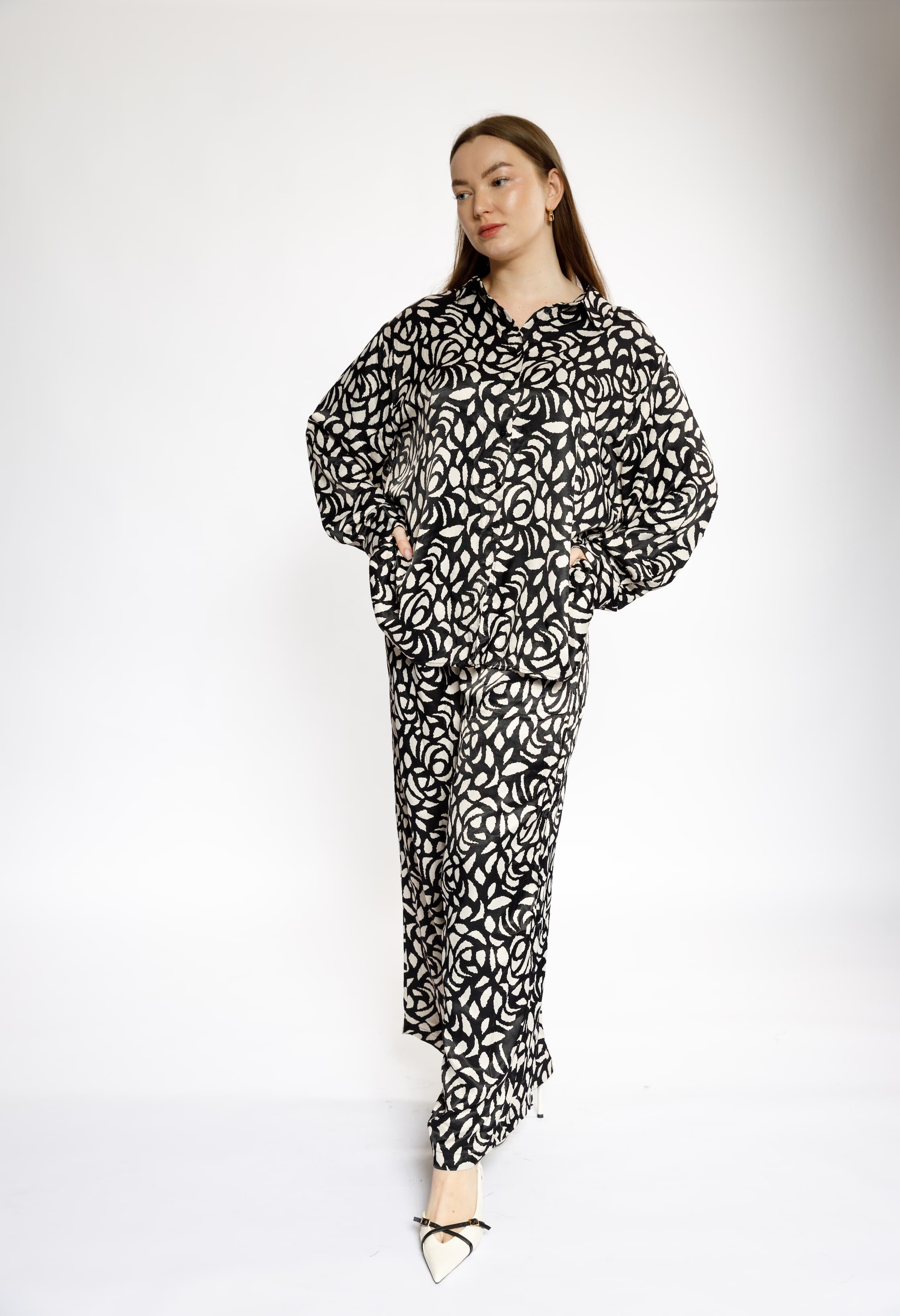Black & Off-White Floral Set – Plus Size