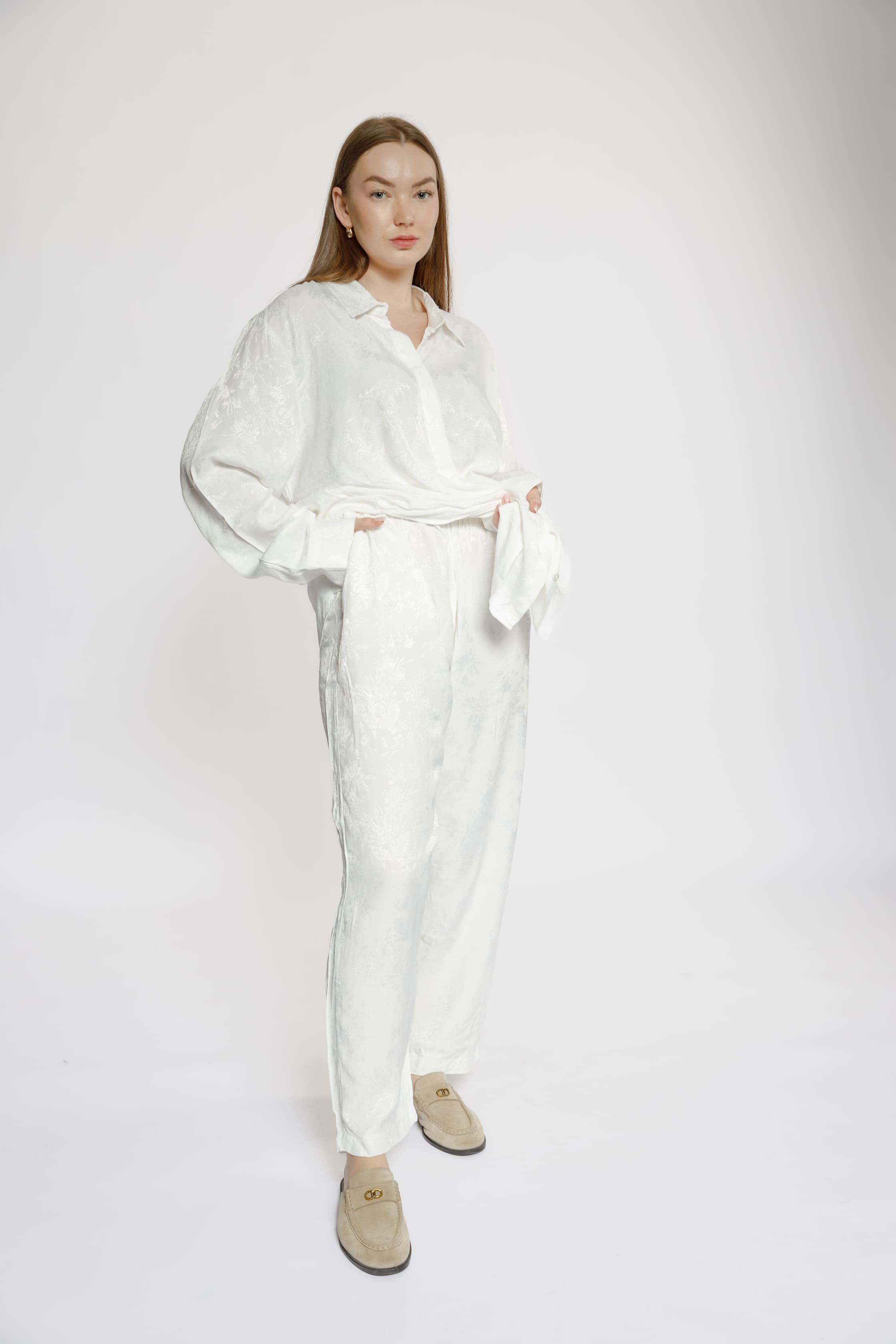 Plain White Set with Subtle Pattern – Plus Size