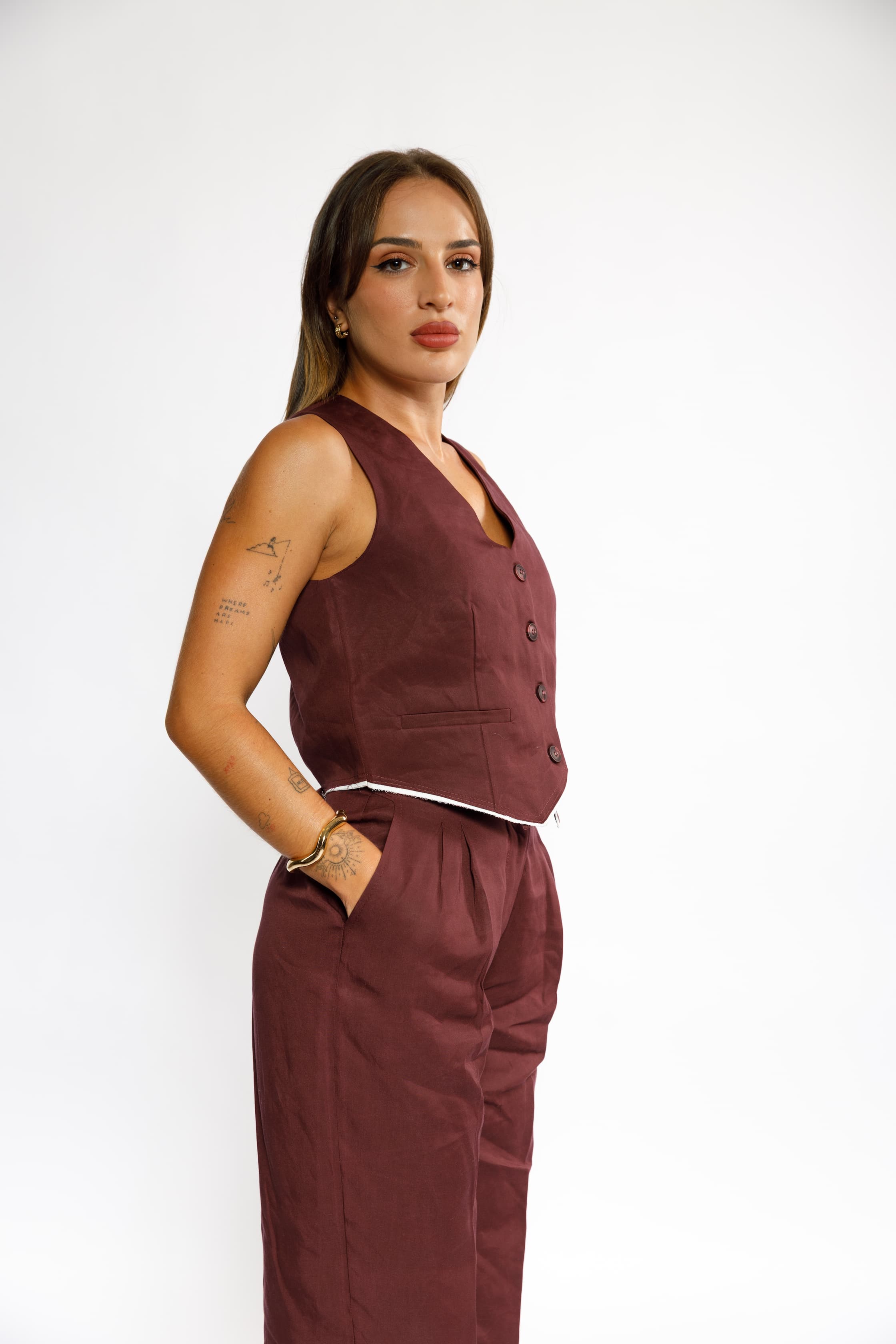 Sleeveless Burgundy Women’s Set – Modern Touch