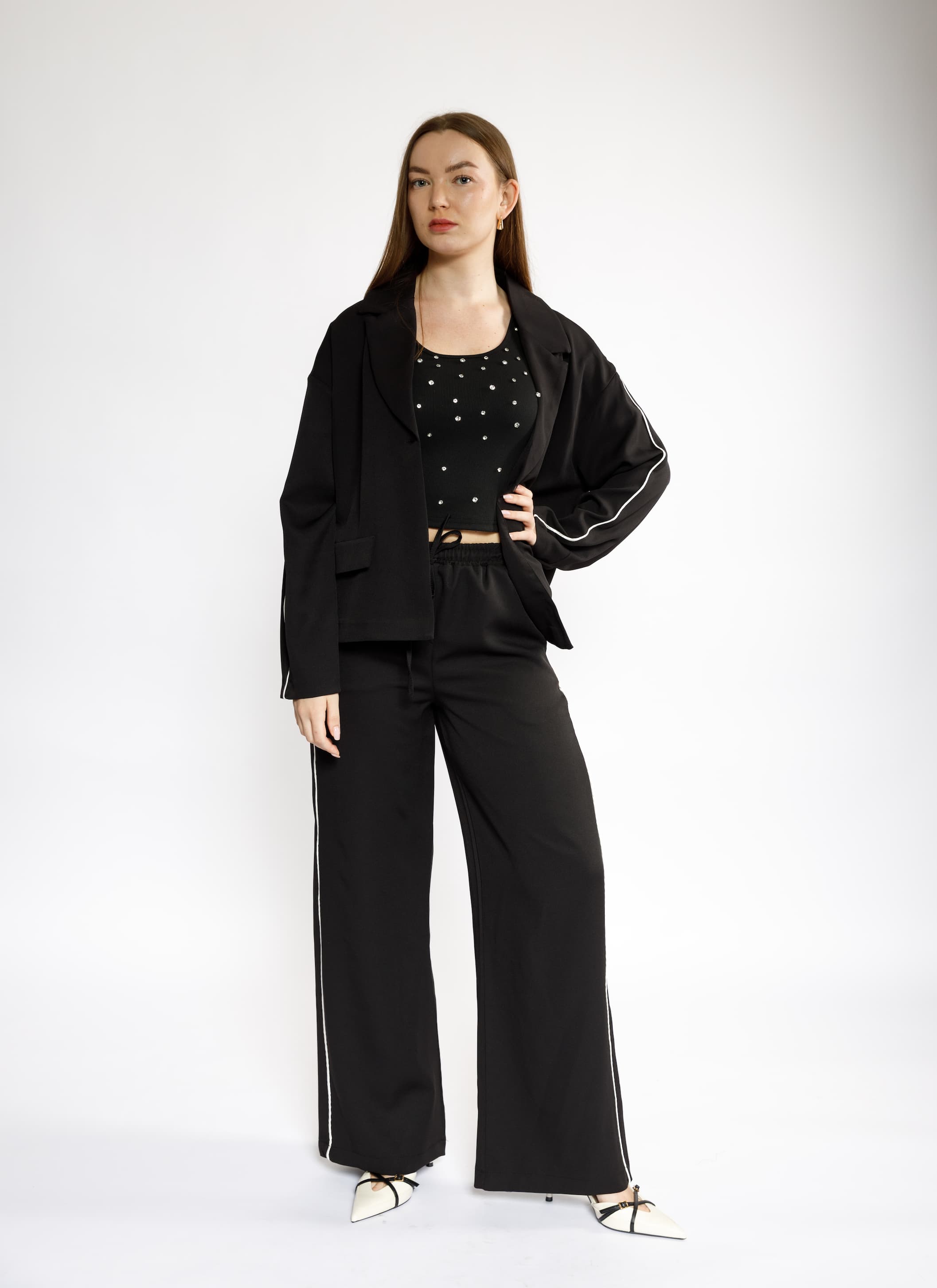 Elegant Two-Piece Tracksuit – Black with White Stripe